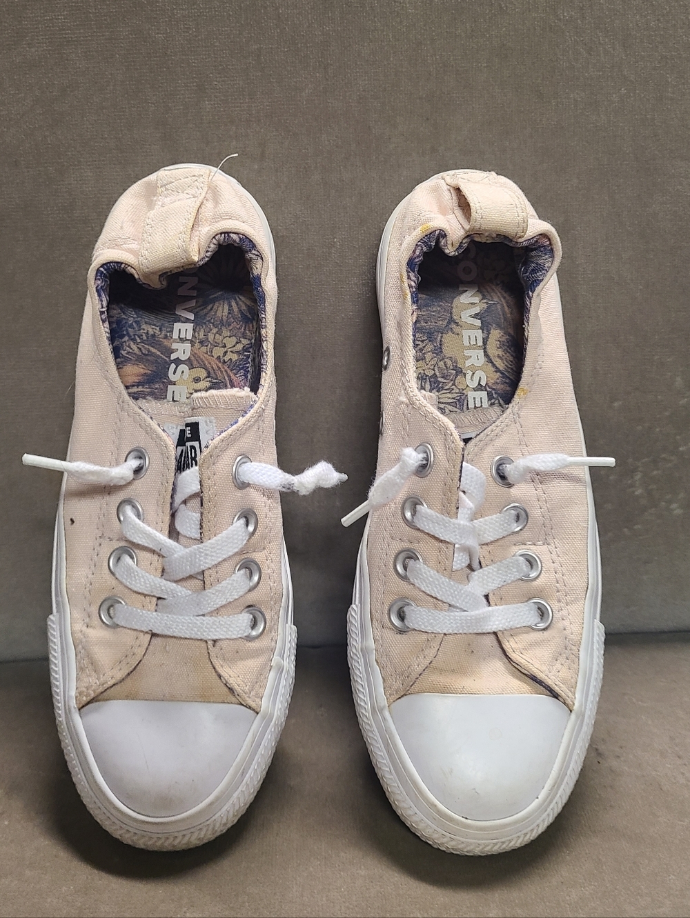 Women’s Converse All Star Low-Top Sneaker/Size 6